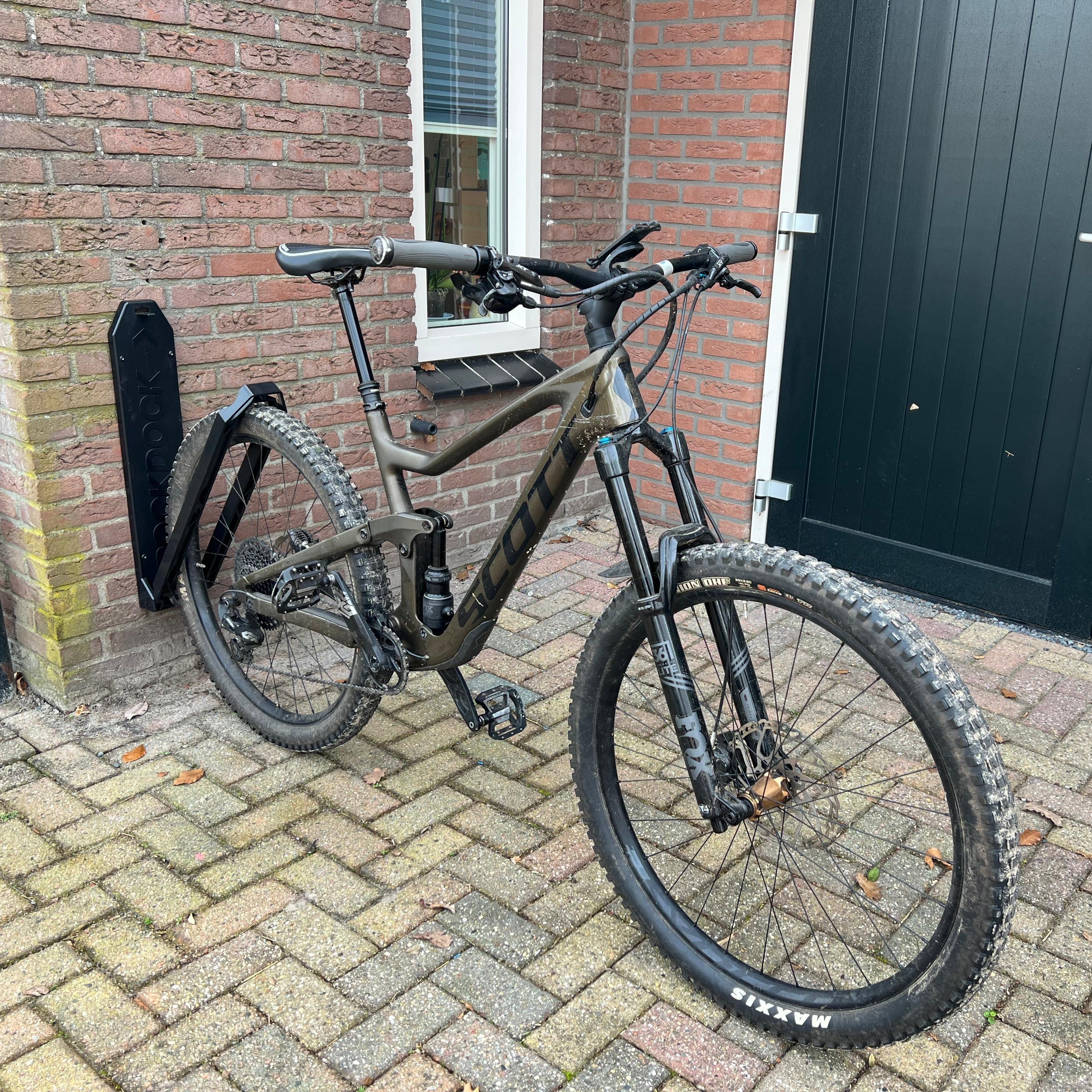 Vergelijking RockDock vs inklapbare & verstelbare fietsstandaard (20-29 inch)